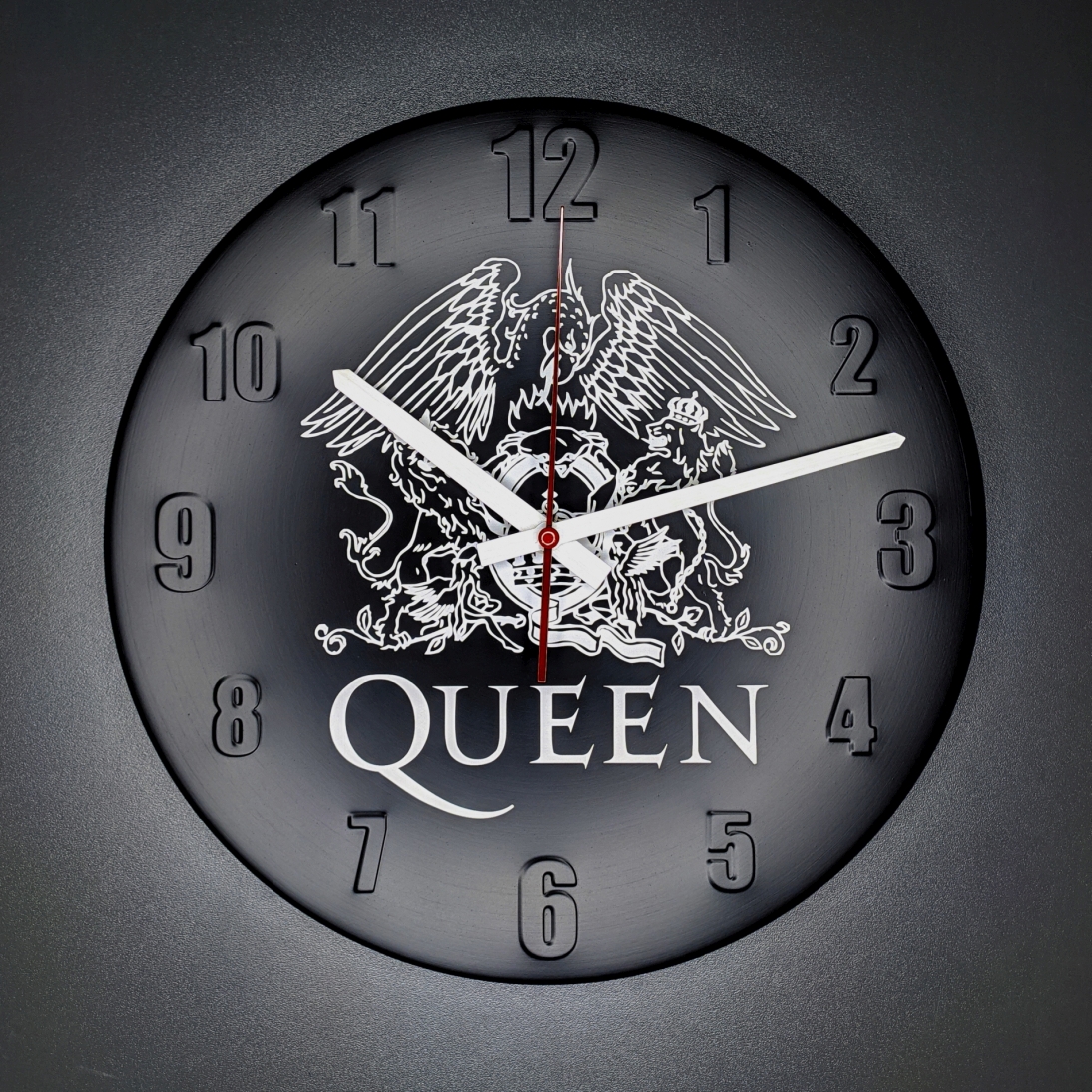 Nástenné hodiny "Queen"