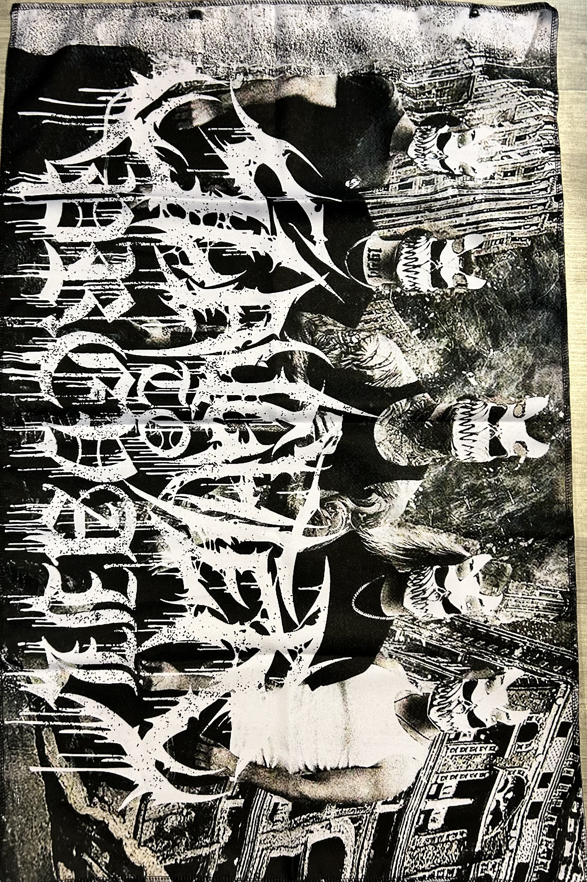 Vlajka "Slaughter To Prevail"